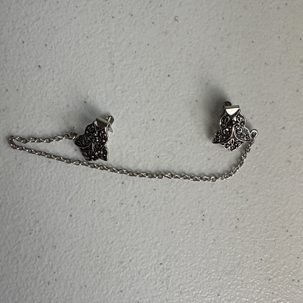 Silver Floral Filigree Sweater Clips - Silver
